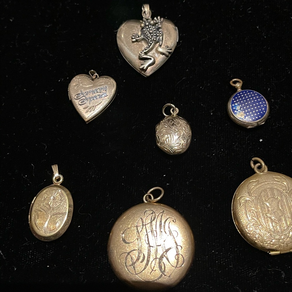 Lot of 7 Vintage Lockets